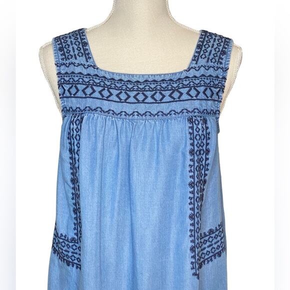 beachlunchlounge Lyocel Lightweight Denim Dress Size Medium - Picture 2 of 6